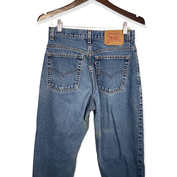 Vintage Levi’s 550 Medium Wash Tapered Leg Jeans - Picture 9 of 16